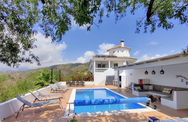 Schöne Villa mit atemberaubender Aussicht