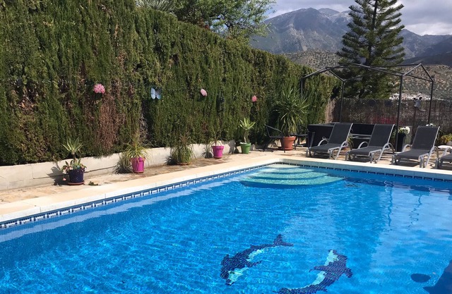 Beautiful Villa with 10 metre X 6 Metre Private Pool, Lake & Mountain Views.
