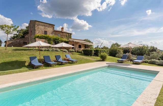 Villa in Asciano mit beheizbarem Pool, Klimanlage,Terrasse,Garten,Grillplatz