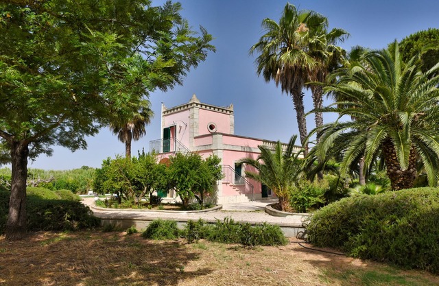 Bezaubernde Villa mit Pool, im Grünen des Salento, luxuriöse 110 m² und Garten