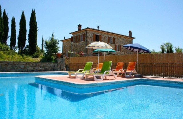 Villa mit privatem Pool in panoramischer und ruhiger Lage nur 3 km vom Dorf Lucignano entfernt. Der
