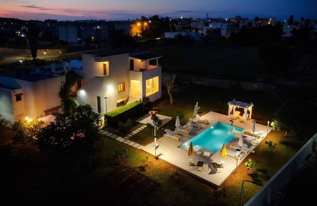 Beautiful villa with Pool&BBQ