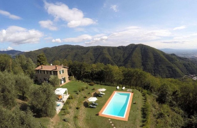Schöne Villa mit Pool zum Entspannen und Genießen