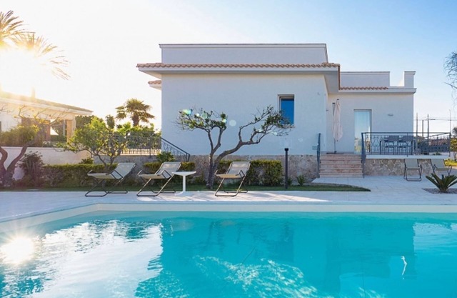 Beautiful villa with pool and airco