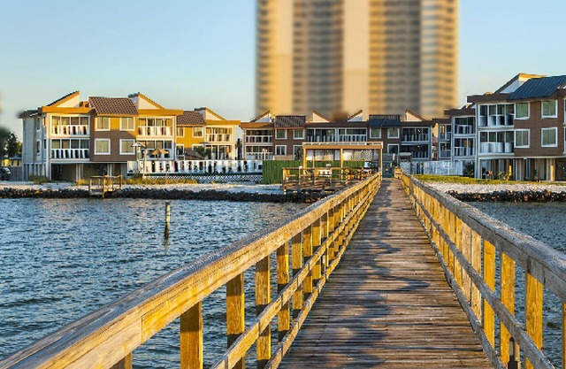 Beautiful Waterfront Condo with Pool, Hot Tub, Pier, Tennis, Near Everything!