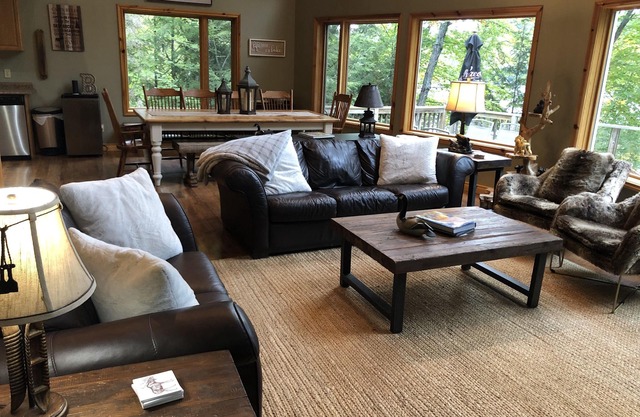 Beautiful Waterfront Cottage on Picadilly Bay, located on Redstone Lake