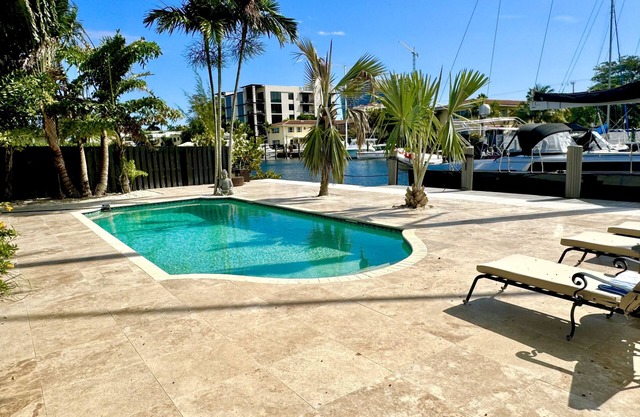 Fort Lauderdale Hermosa costa de 3 dormitorios con piscina, diversión, sol, arena