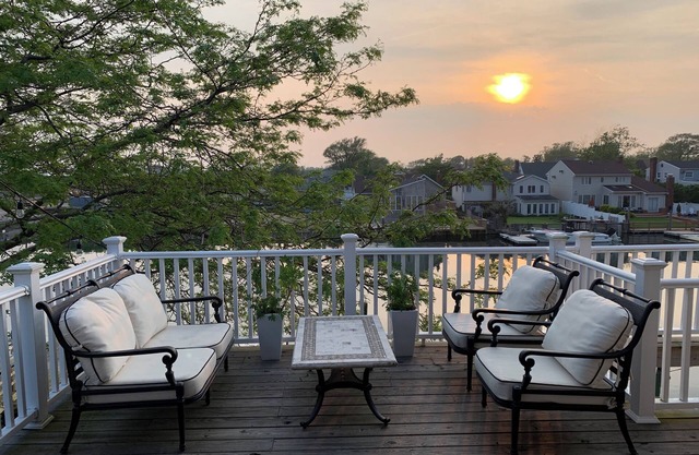 Beautiful Waterfront Home Near The Beach