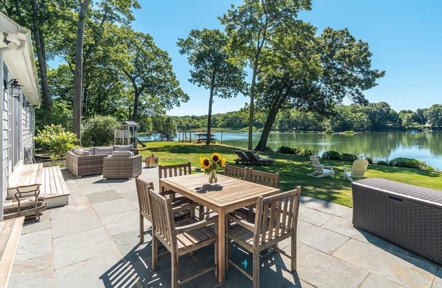 Beautiful waterfront house in Southold