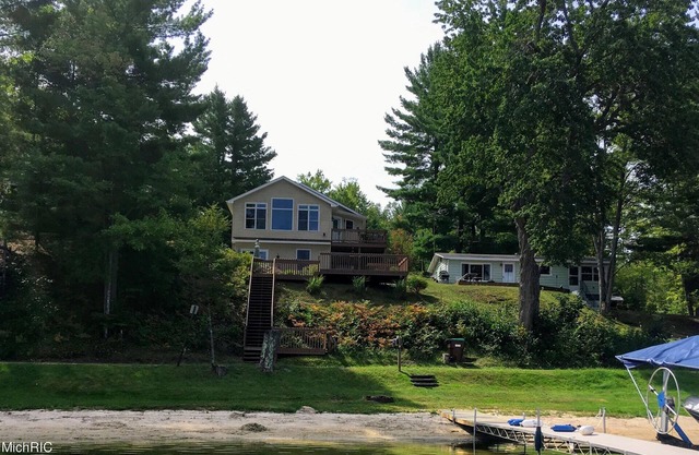 Beautiful Waterfront Home with Gorgeous Views on All-Sports Lake