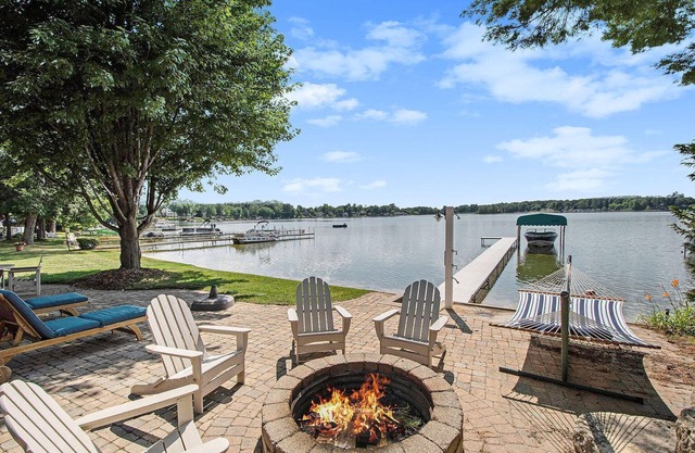 Beautiful waterfront property with plenty of room for the family!