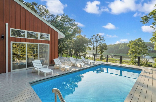 Beautiful Waterfront North Fork Home, Private Pool, Private Dock, Close to...