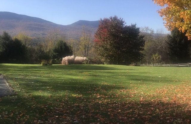 Beautiful well kept home minutes to town with wonderful views.
