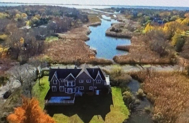 Beautiful Westhampton Moriches Bay home!