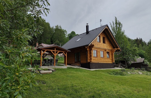 Beautiful wooden chalet for 8 persons