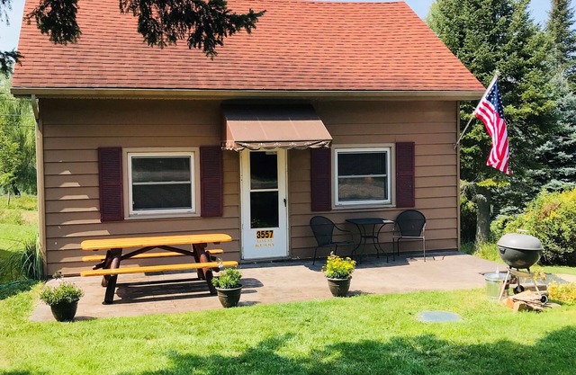 Schöne ganzjährig zu Hause auf dem Südufer von Hubbard Lake