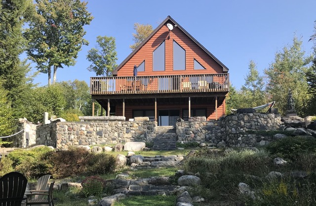 Wunderschönes Haus am Seeufer am kristallklaren Great Moose Lake