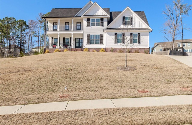 Beautifully decorated home on Bartram Trail Golf Course