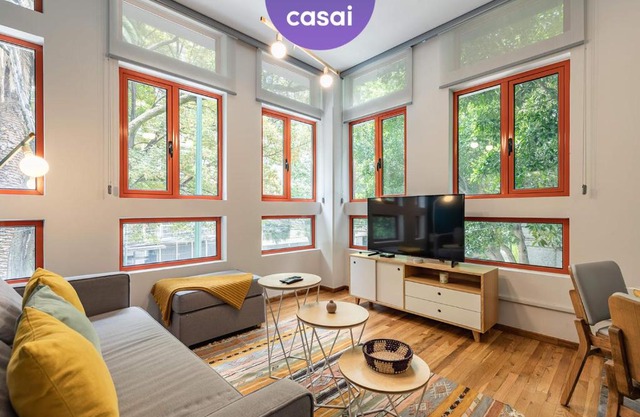 Beautifully Designed, Hi Tech Apt in La Condesa