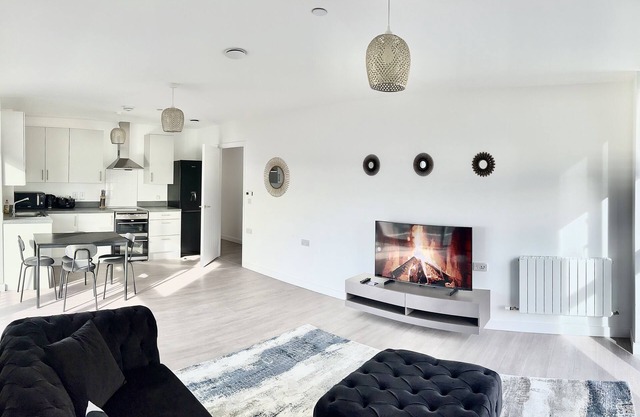 Beautifully furnished 2 bed apartment in East London