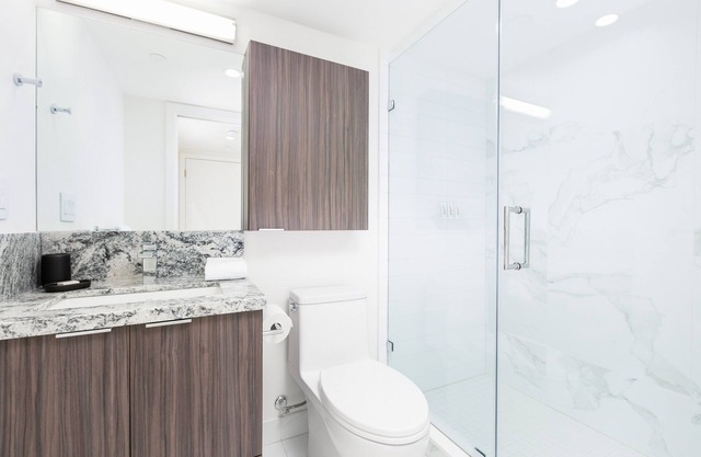 Beautifully Furnished, One Bedroom Apartment in Trendy Beach District