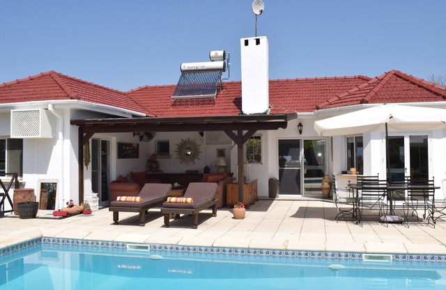 Wunderschön renovierter Bungalow mit 3 Schlafzimmern in der Nähe des Meeres.