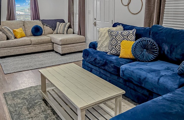 Beautifully Re-modeled 3 Bedroom Home- 218 Mockingbird Lane