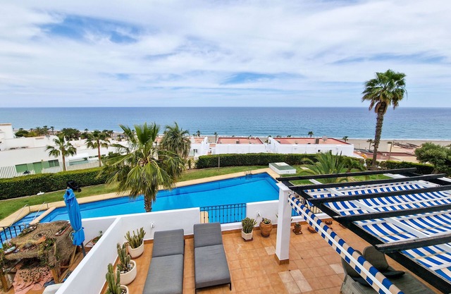Wunderschön renovierte Wohnung mit herrlichem Meerblick und nah Strand