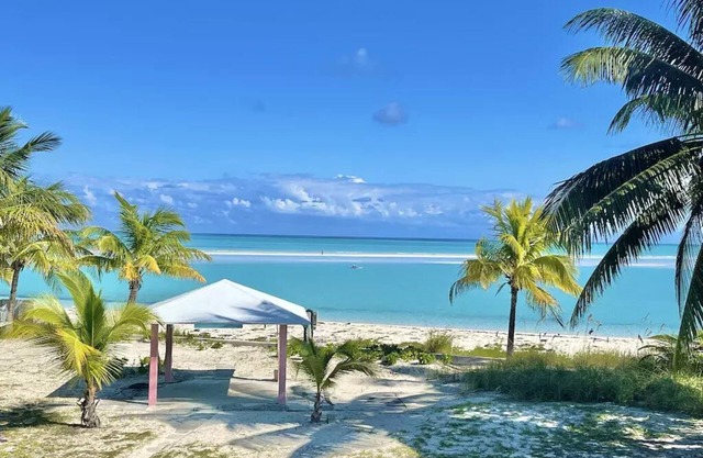 Beautifully remodeled beachfront home- breathtaking views