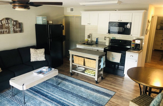 Beautifully Remodeled Waterfront Condo!
