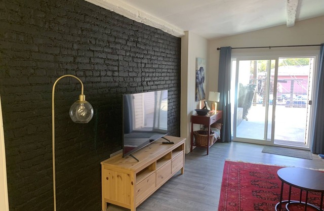 Beautifully remodeled 2 bedroom apartment in Colfax, WA