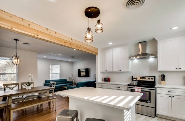 Beautifully Remodeled Home - 10 min. to Downtown!