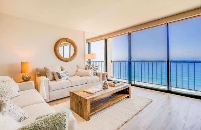 Neu renovierte 10. Oceanfront Eigentumswohnung