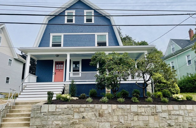 Beautifully Remodeled Family Size Apartment, Ideal for Downtown & Beach Getaway