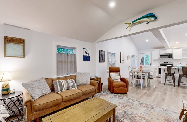 Beautifully renovated home walking distance to the beach & downtown Hyannis