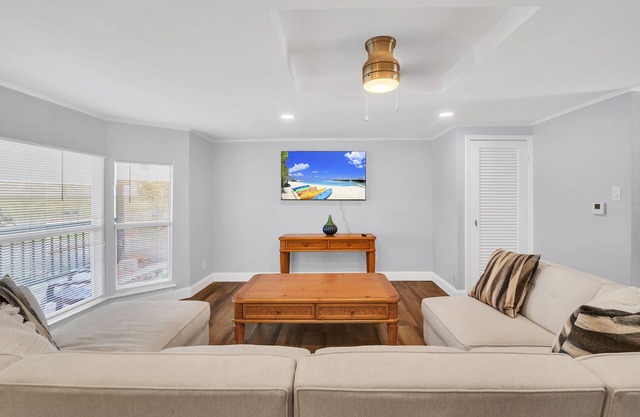 Beautifully renovated dockside retreat
