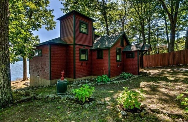 Wunderschön renoviertes Ferienhaus am ruhigen See