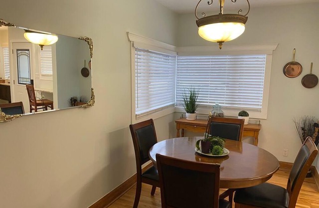 Beautifully renovated heritage home 2 Bedroom Sleeps 4