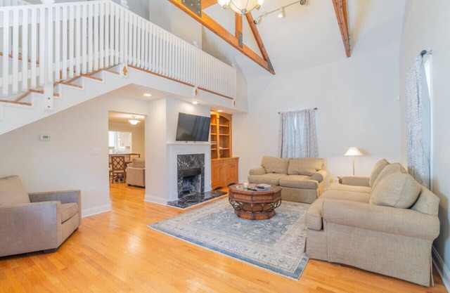 Beautifully renovated home in Midtown that is close to downtown and Ft Moore