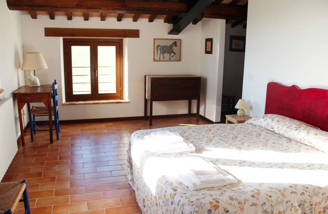 Schön restaurierte Bauernhaus auf dem Land Montecassiano