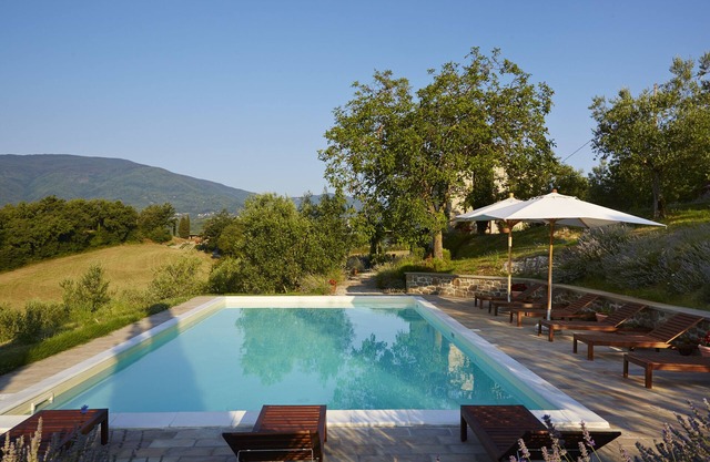 Wunderschön restauriertes toskanisches Bauernhaus - großer Pool & Terrasse, fantastische Aussicht