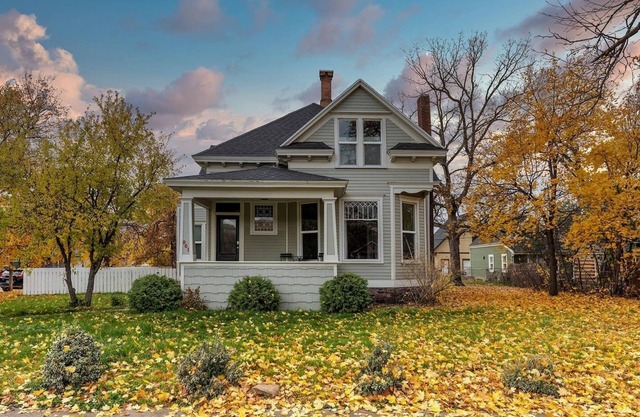 Beautifully updated 1920's Home near Downtown