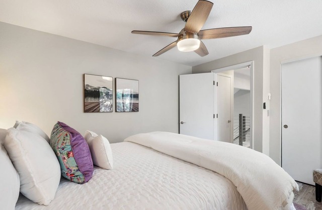 Beautifully updated home in Bend, close to breweries & parks.