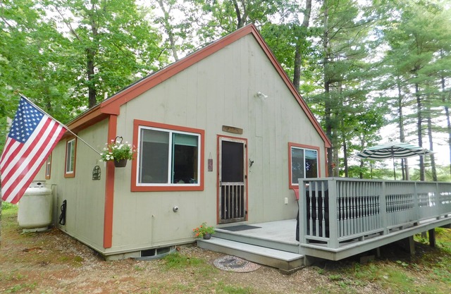 Beautifully updated pet-friendly home on Upper Range Pond.