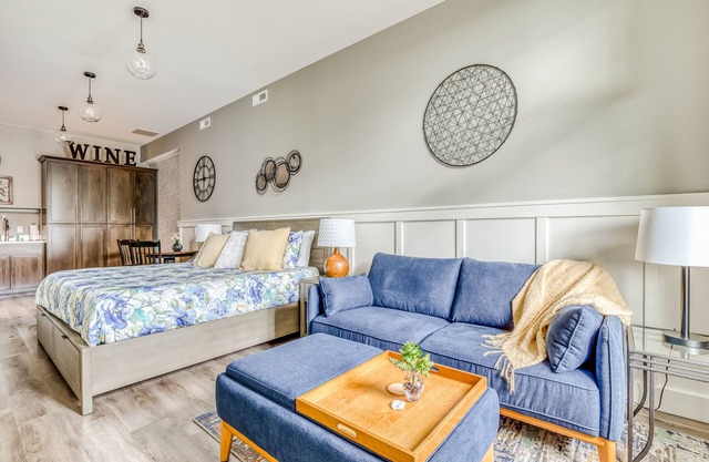 Beautifully-updated, ground floor studio with a kitchenette, & free WiFi
