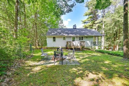 Becket Home with 3-Season Porch Walk to Lake Access