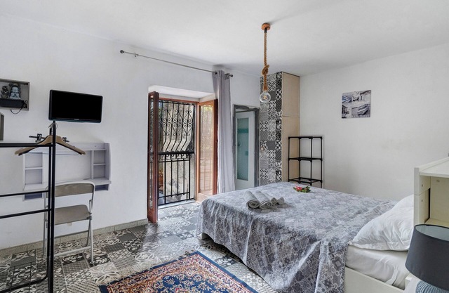 Pension 'Camera Claudius In Villa Vista Mare' mit Gemeinschaftsterrasse und Wi-Fi
