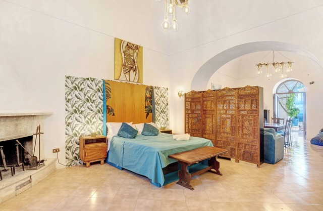 Pension 'Camera Augusto In Villa Vista Mare' mit gemeinsamer Terrasse, privatem Garten und Wi-Fi