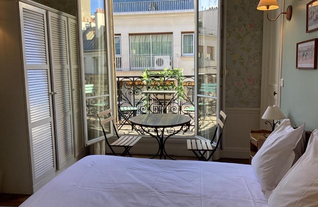 BED and BREAKFAST PARIS QUARTIER CHAMPS-ÉLYSÉES