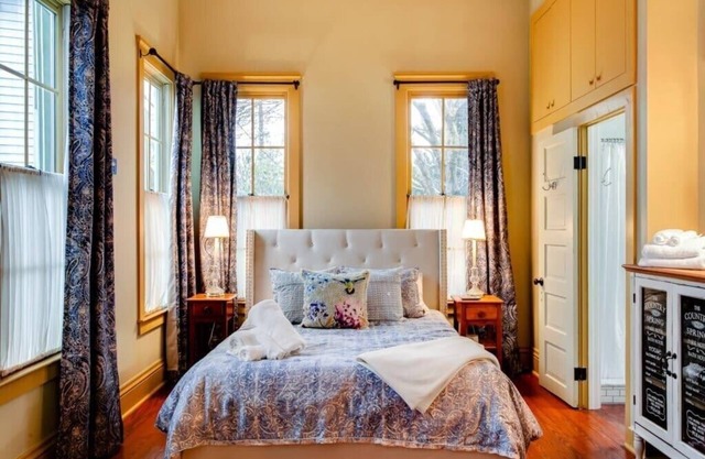 Bed & Bourbon, Classic, Walk, Close to Everything